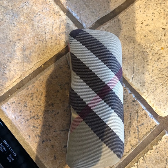 Burberry hard case eyeglass case - Picture 5 of 9